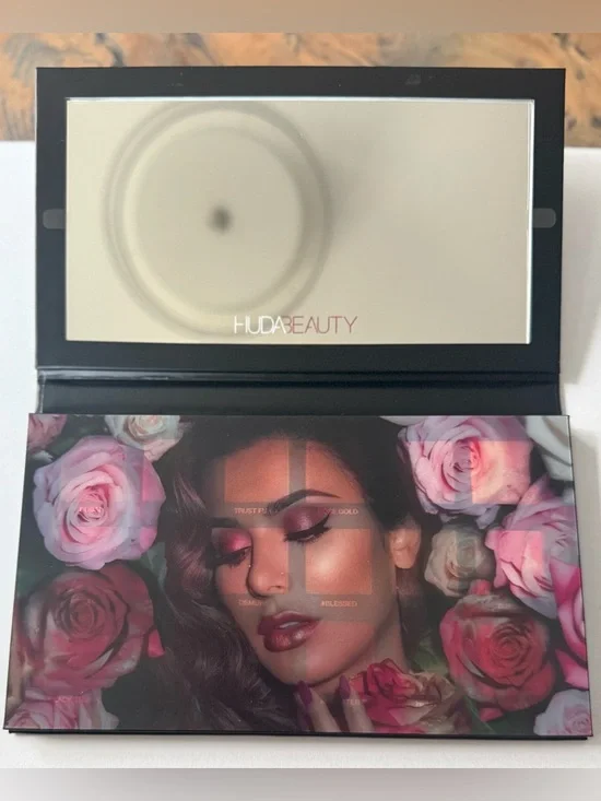 HUDA BEAUTY Rose Gold Palette (REMASTERED) New/Perfect - Picture 4 of 5